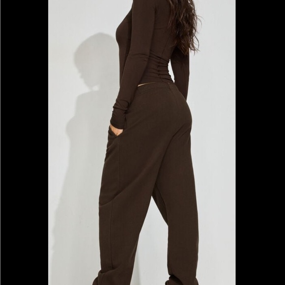 Women’s Garage Brown UltraFleece Boyfriend Sweatpants - Picture 1 of 5